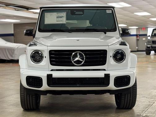 Moon 2025 Mercedes-Benz G-Class Base