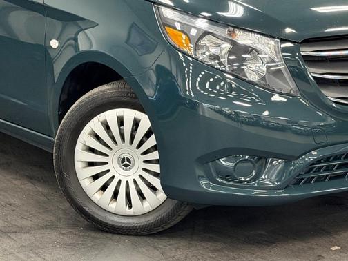 2022 Mercedes-Benz Metris Base
