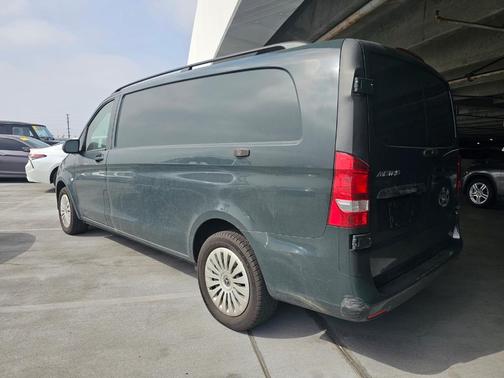 2022 Mercedes-Benz Metris Base