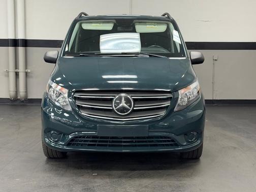 2022 Mercedes-Benz Metris Base