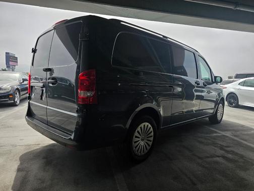 2022 Mercedes-Benz Metris Base