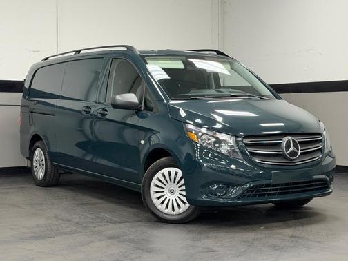 2022 Mercedes-Benz Metris Base