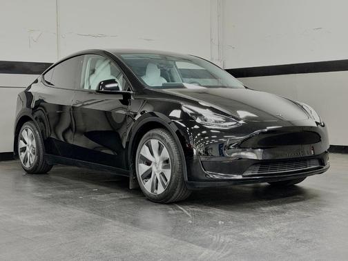 Black 2023 Tesla Model Y Long Range