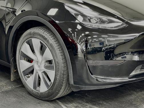 Black 2023 Tesla Model Y Long Range
