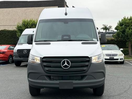 2025 Mercedes-Benz Sprinter 2500 Standard Roof