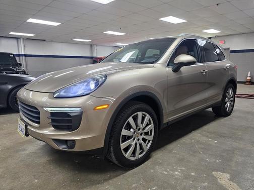 2016 Porsche Cayenne Base