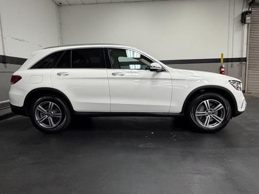 Polar White 2022 Mercedes-Benz GLC 300 Base