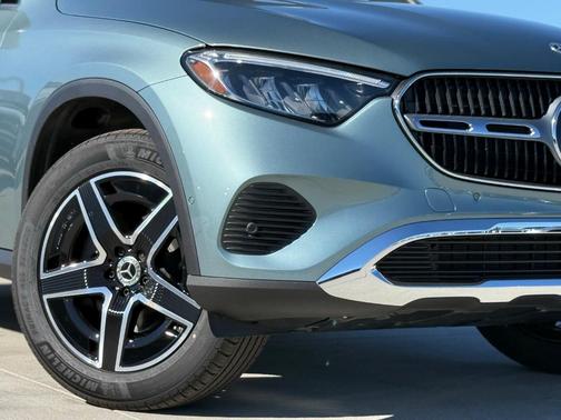 2026 Mercedes-Benz GLC 300 Base