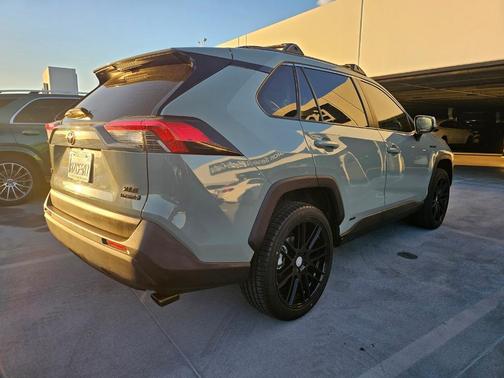 2021 Toyota RAV4 Hybrid XLE Premium