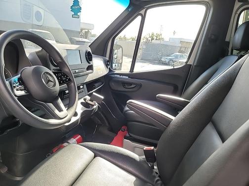 2024 Mercedes-Benz Sprinter 2500 High Roof