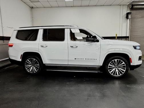 Bright White Clearcoat 2024 Jeep Grand Wagoneer Series III