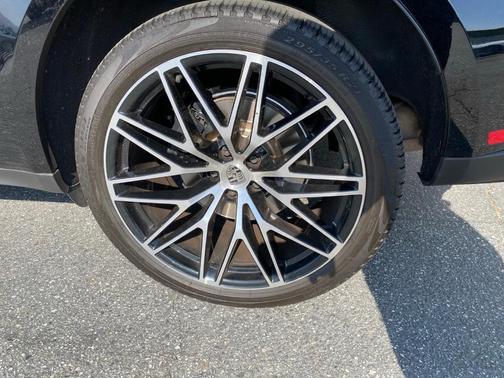 Black 2023 Porsche Macan