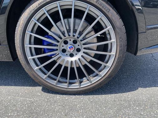 Black Sapphire Metallic 2021 BMW X7 M50i