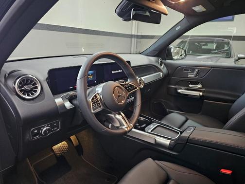 2024 Mercedes-Benz EQB 300 Base 4MATIC