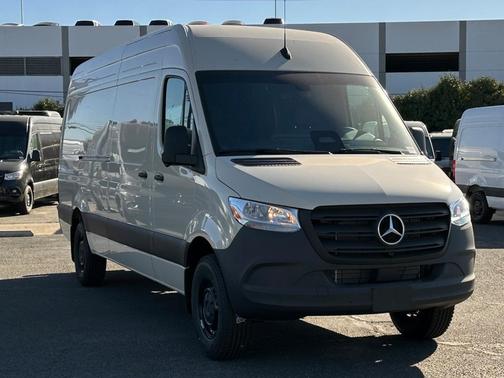 2025 Mercedes-Benz Sprinter 2500 High Roof