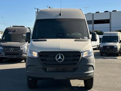 2025 Mercedes-Benz Sprinter 2500 High Roof