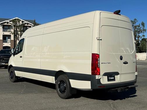 2025 Mercedes-Benz Sprinter 2500 High Roof