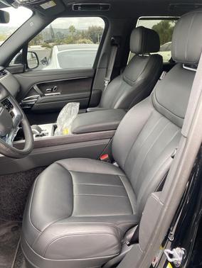 Santorini Black 2025 Land Rover Range Rover P530 SE