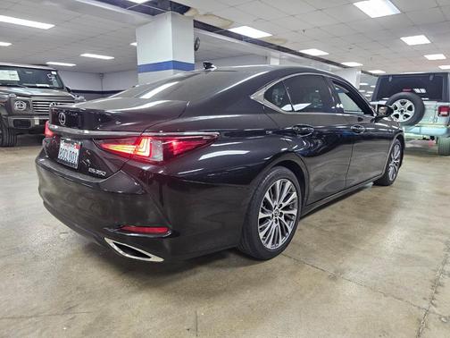 2020 Lexus ES 350 Base