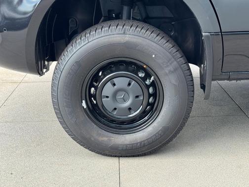 2026 Mercedes-Benz Sprinter 2500 PASSENGER 144 WB