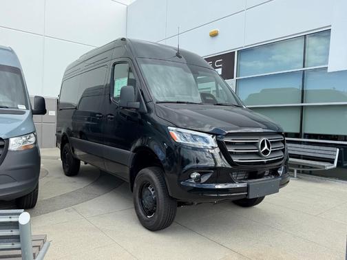 2026 Mercedes-Benz Sprinter 2500 PASSENGER 144 WB