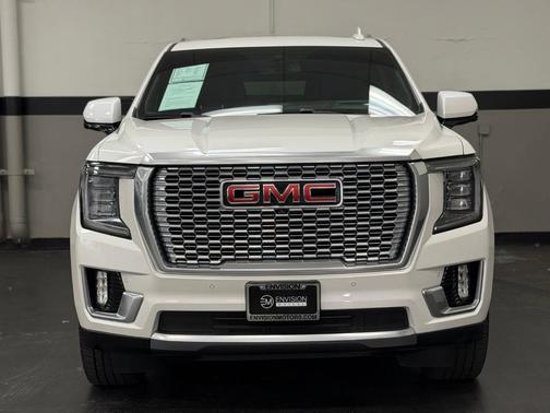 White Frost 2022 GMC Yukon XL Denali