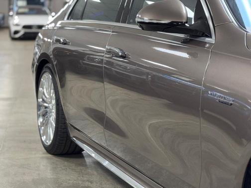 2025 Mercedes-Benz AMG S 63 E Base