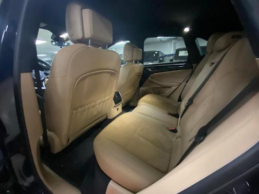 2019 Porsche Macan Base