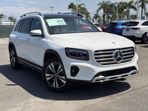 Polar White 2026 Mercedes-Benz GLB 250 Base 4MATIC