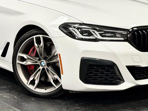 Alpine White 2023 BMW M550 i xDrive