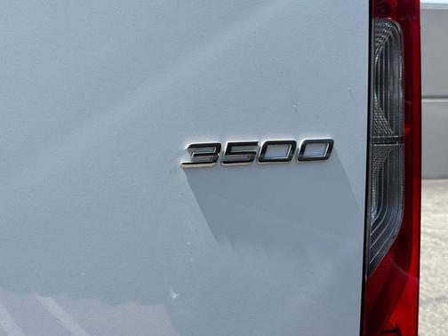 2025 Mercedes-Benz Sprinter 3500 144 WB Standard Roof Cargo