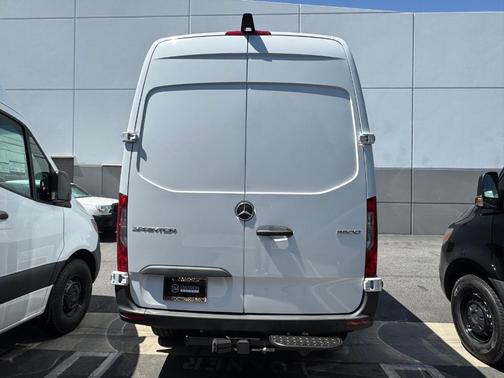 2025 Mercedes-Benz Sprinter 3500 144 WB Standard Roof Cargo