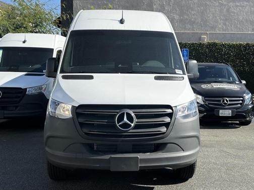 2025 Mercedes-Benz Sprinter 2500 Standard Roof