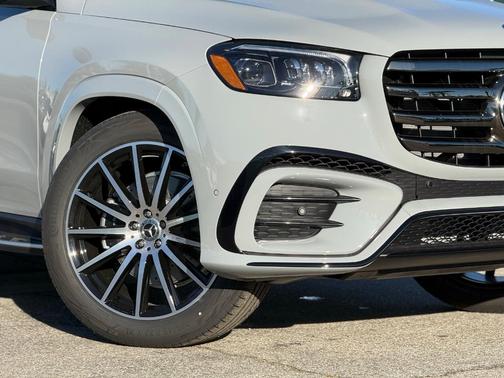 2026 Mercedes-Benz GLS 580 Base 4MATIC