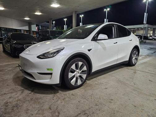 2023 Tesla Model Y Long Range