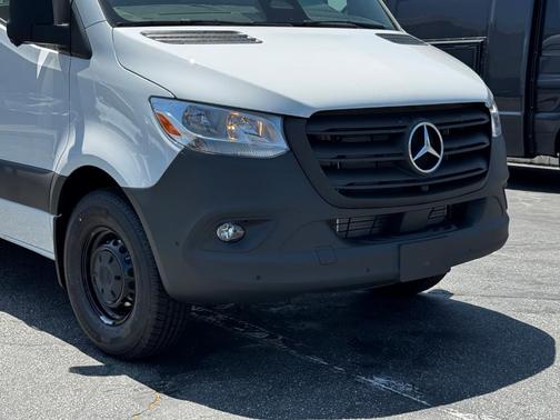 2025 Mercedes-Benz Sprinter 2500 High Roof