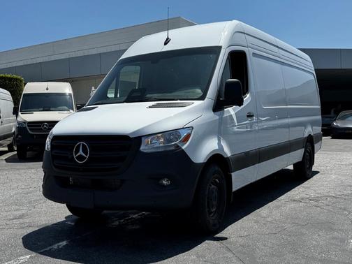2025 Mercedes-Benz Sprinter 2500 High Roof