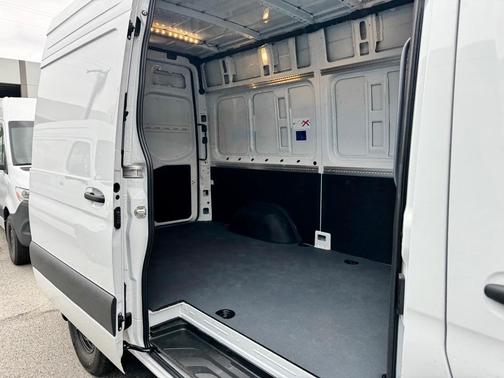 2025 Mercedes-Benz Sprinter 2500 Standard Roof