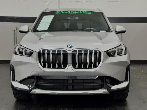 Space Silver 2025 BMW X1 xDrive28i