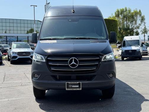 Jet Black 2024 Mercedes-Benz Sprinter 2500 144 WB