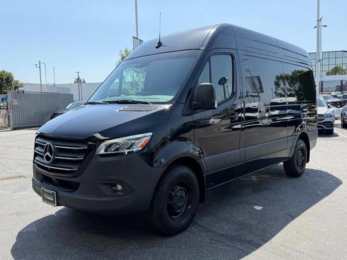 Jet Black 2024 Mercedes-Benz Sprinter 2500 144 WB