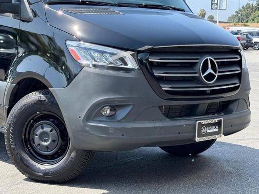 Jet Black 2024 Mercedes-Benz Sprinter 2500 144 WB