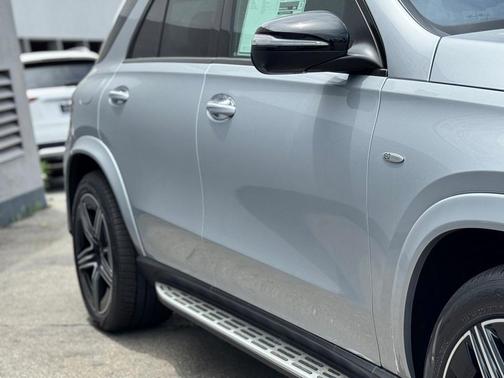 2025 Mercedes-Benz GLE 450e 4MATIC