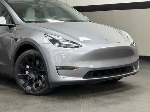 2024 Tesla Model Y Long Range