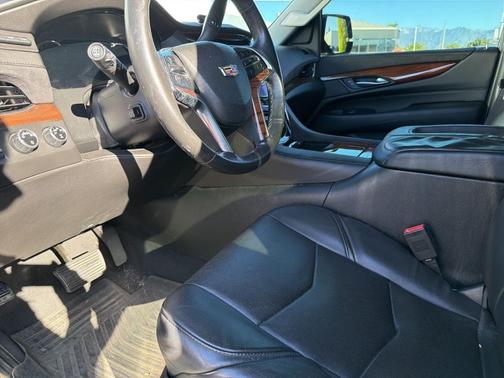 2016 Cadillac Escalade Luxury