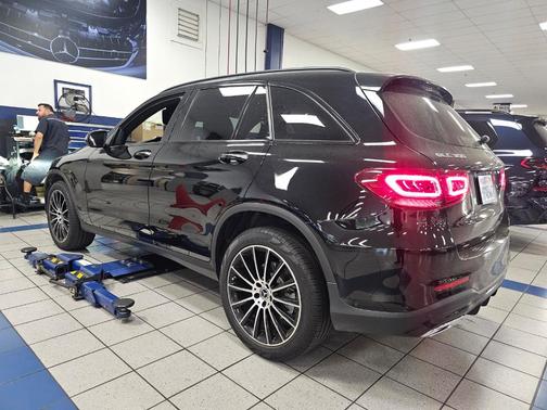 2022 Mercedes-Benz GLC 300 Base