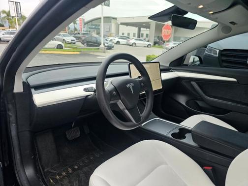 2022 Tesla Model 3 Base