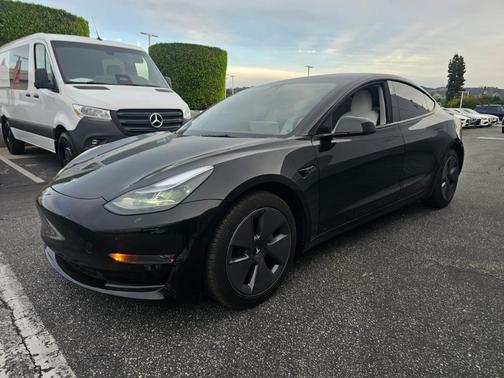 2022 Tesla Model 3 Base