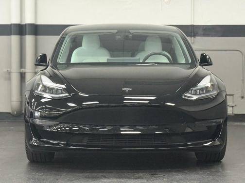 2022 Tesla Model 3 Base