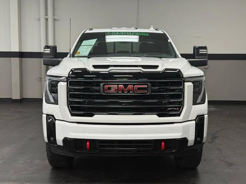 2025 GMC Sierra 2500 AT4